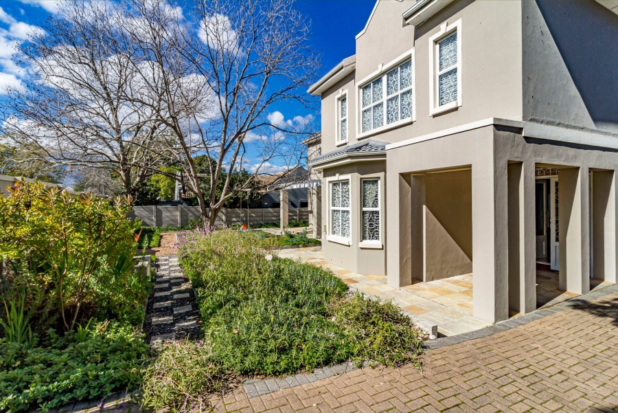 5 Bedroom Property for Sale in Golden Acre Western Cape